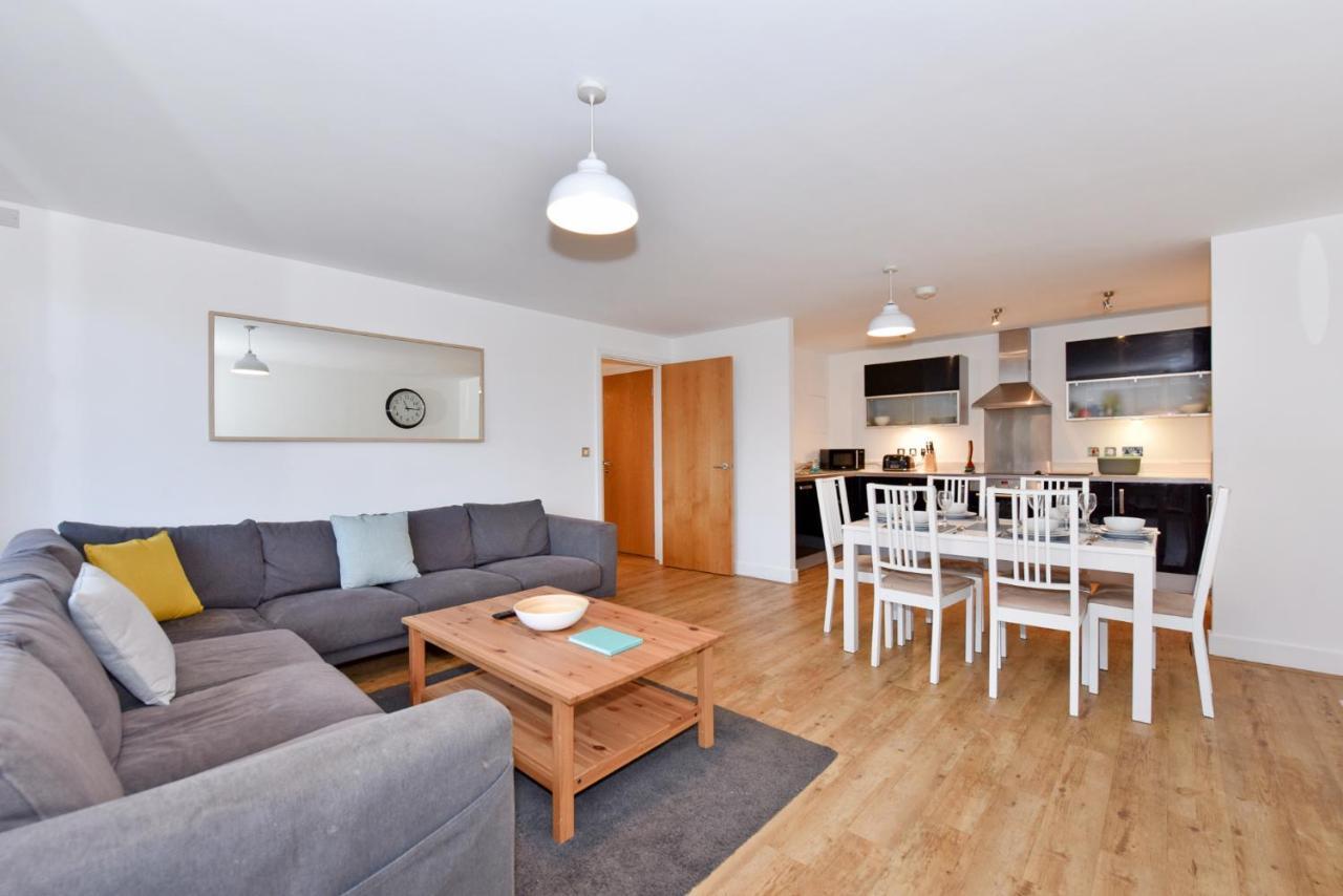 The Vizion Serviced Apartments From Pincott Properties - Free Parking, Private Balcony, And Wifi Milton Keynes Exteriör bild