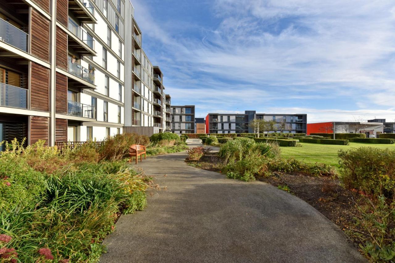 The Vizion Serviced Apartments From Pincott Properties - Free Parking, Private Balcony, And Wifi Milton Keynes Exteriör bild