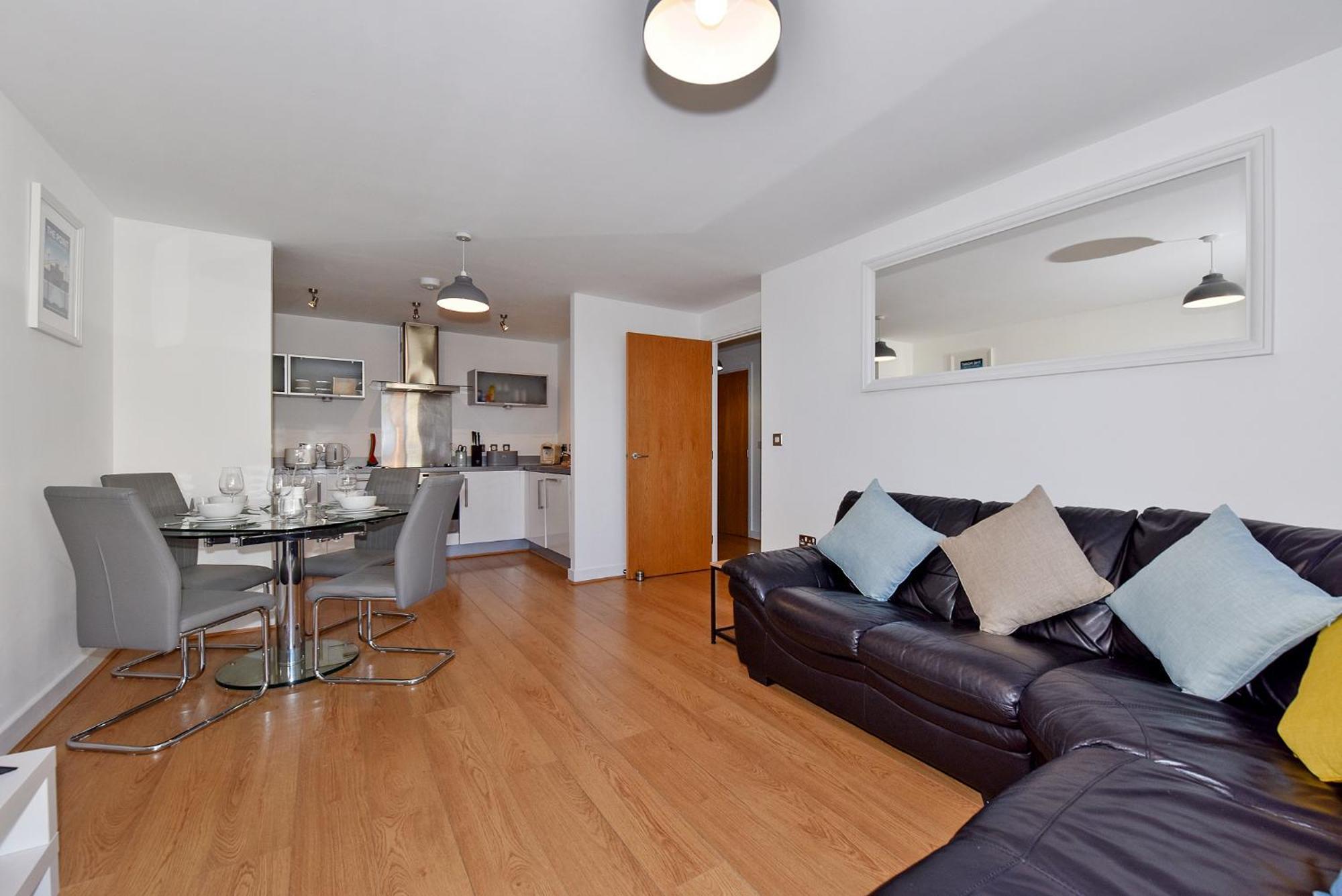 The Vizion Serviced Apartments From Pincott Properties - Free Parking, Private Balcony, And Wifi Milton Keynes Exteriör bild