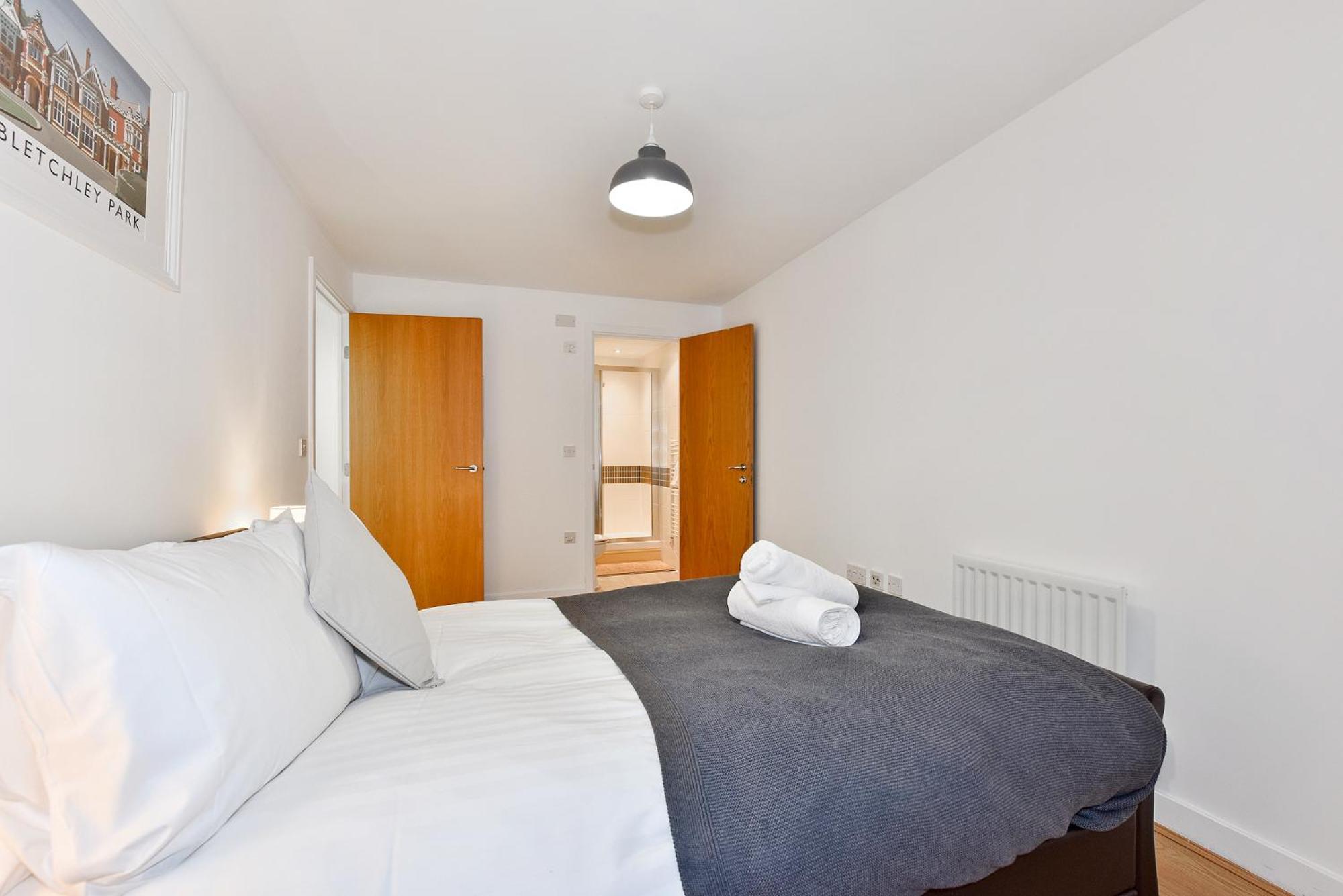 The Vizion Serviced Apartments From Pincott Properties - Free Parking, Private Balcony, And Wifi Milton Keynes Rum bild