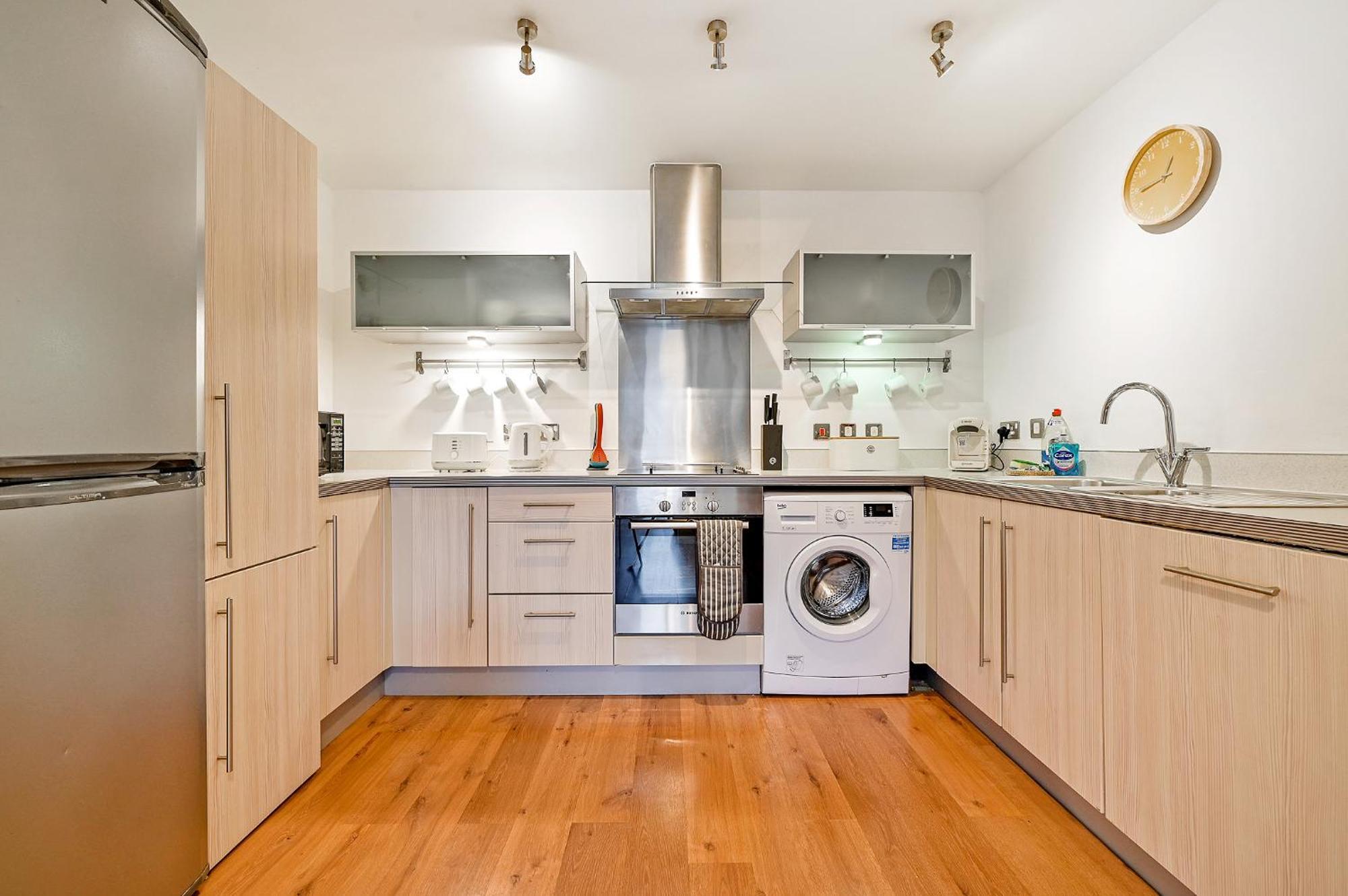 The Vizion Serviced Apartments From Pincott Properties - Free Parking, Private Balcony, And Wifi Milton Keynes Exteriör bild